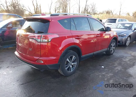 2017 Toyota Rav4 Xle z USA, uszkodzony, nr VIN JTMRFREV9HJ145428